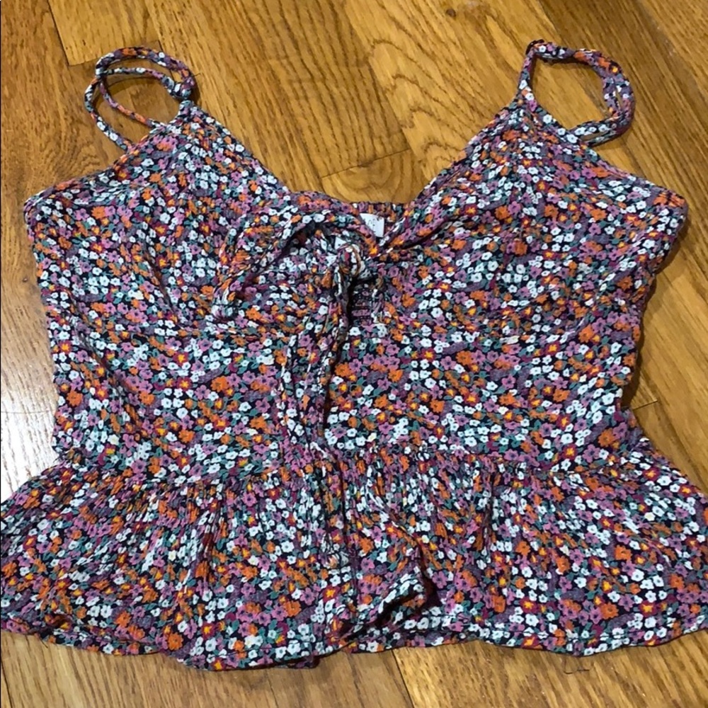 Floral cropped flowy shirt!